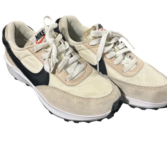 Nike Waffle Debut Women’s - size 6 - Picture 5 of 8